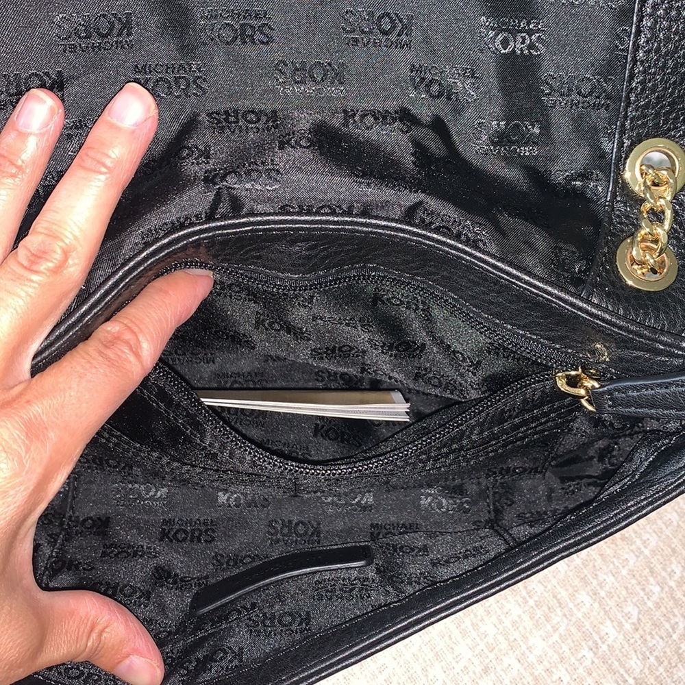 Black and gold Michael Kors bag NWOT Host Pick 10/16🎉🎉 - Picture 6 of 7